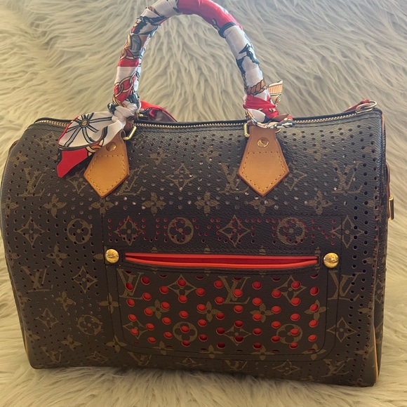 EUC (like new) Lv Perforated Speedy 30 - Picture 3 of 13